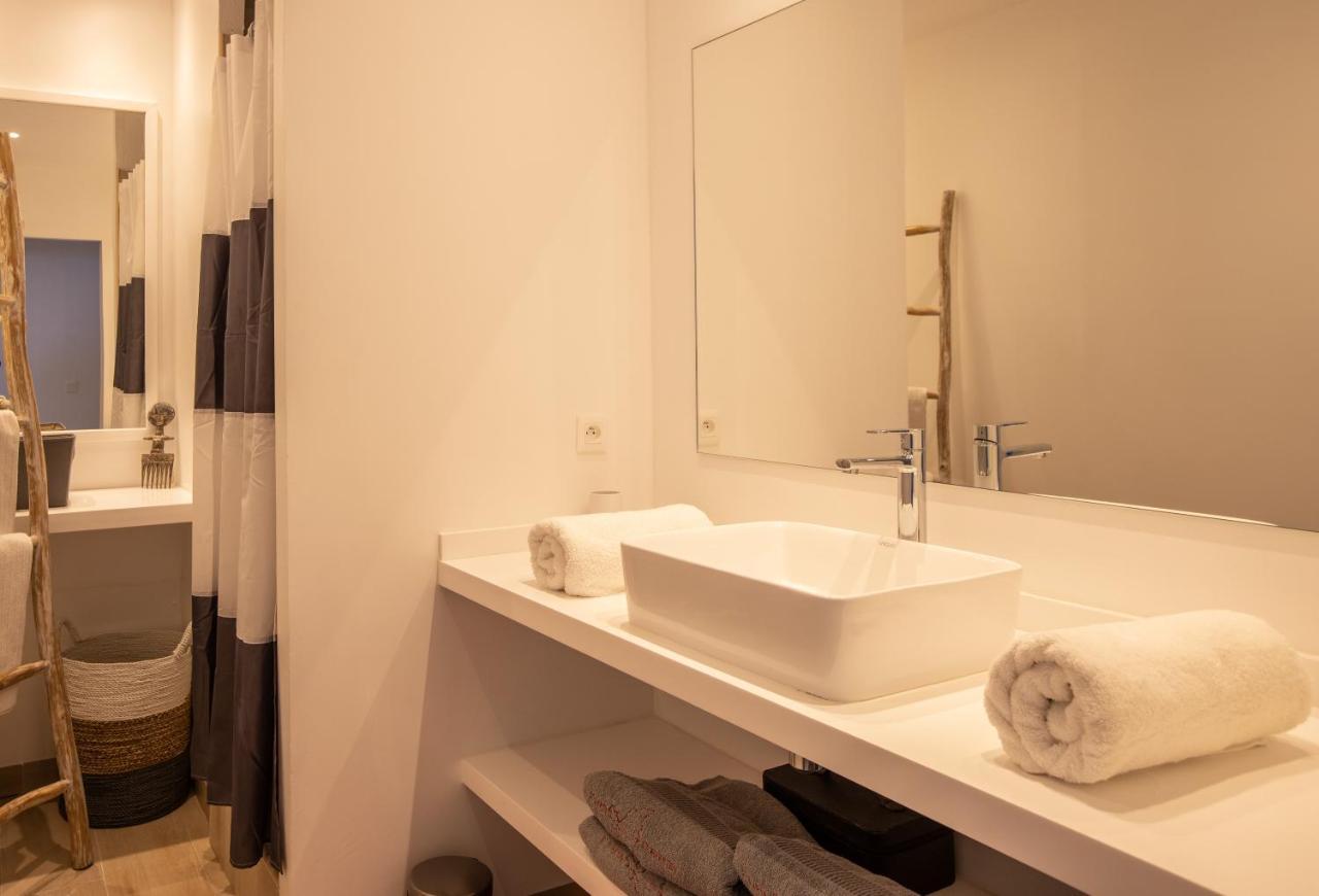 Stunning New Apartment With View Of Orient Bay Quarter of Orleans Exterior photo